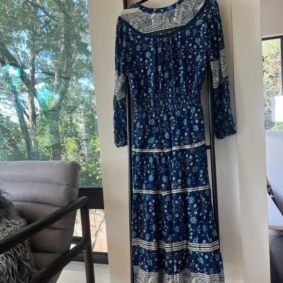 Dress - Picture 4 of 7